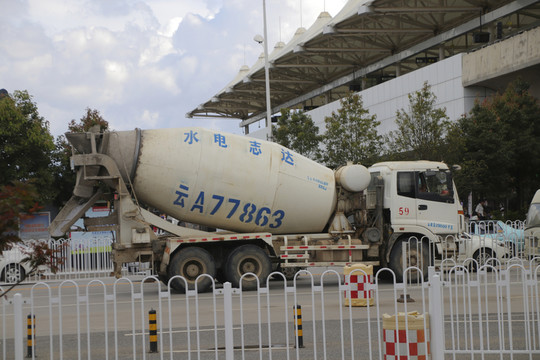 水泥罐車