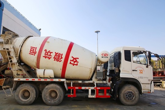 水泥罐車
