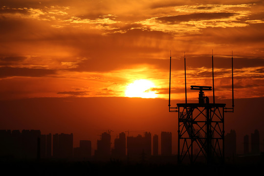 夕陽(yáng)晚霞 機(jī)場(chǎng) 雷達(dá)