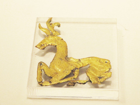 戰(zhàn)國(guó)鹿形金飾片