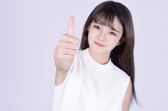 女孩的稱贊手勢(shì)