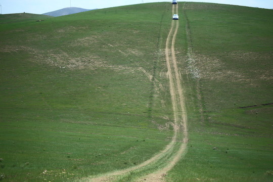 草原小路 車輛