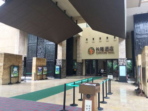 酒店門(mén)口