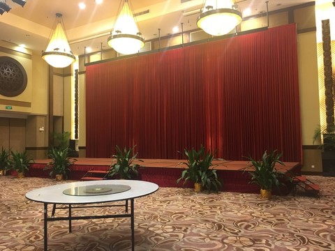 室內(nèi)舞臺(tái)