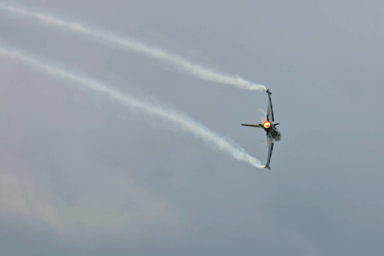 F16戰(zhàn)隼曲線