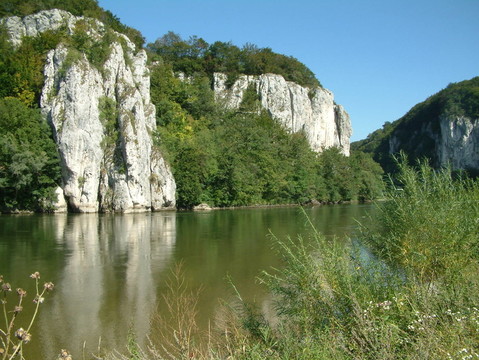 河