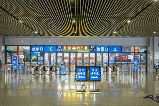 高鐵站檢票口