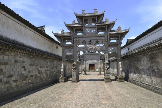 東陽(yáng)盧宅御賜牌坊