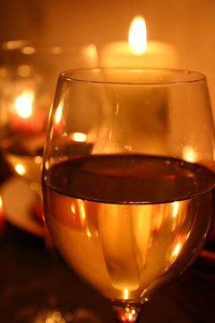 玻璃酒杯