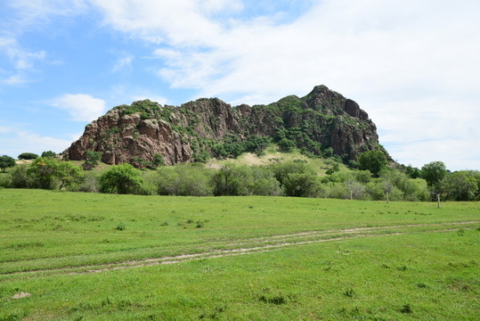烏蘭布統(tǒng)草原 大紅山