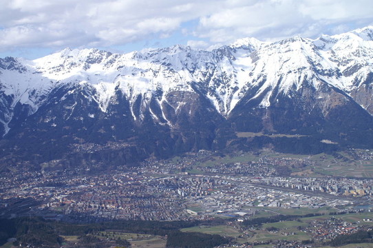藍(lán)色的山