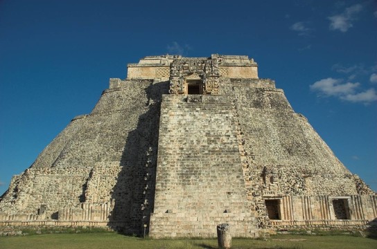 uxaml Piramide