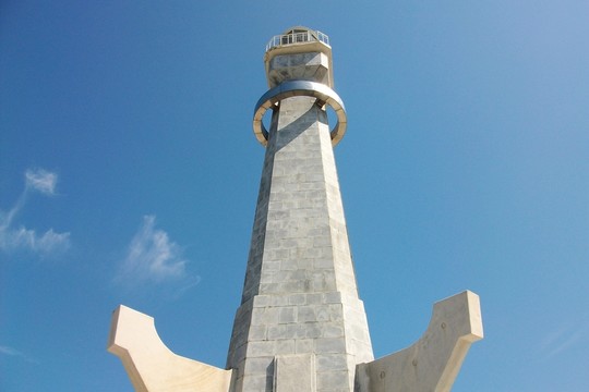 朝鮮南浦大壩紀(jì)念碑