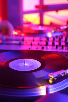 DJ