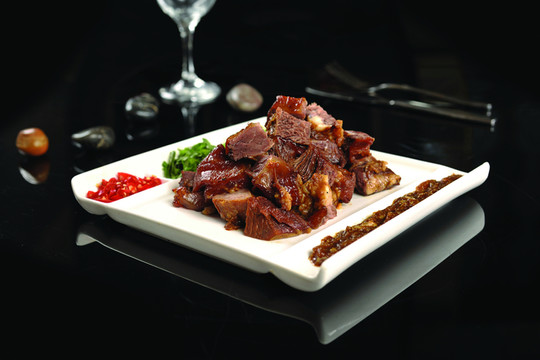 大塊牛肉