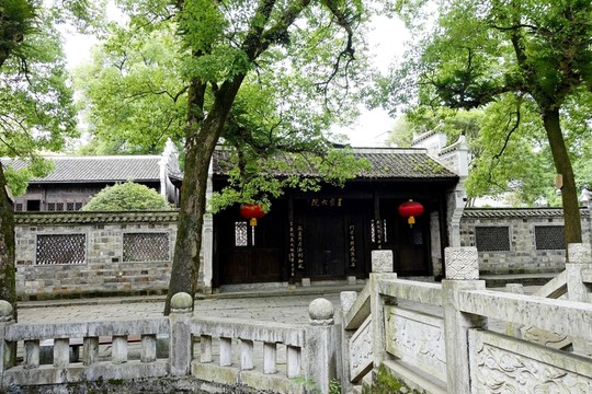 龍?zhí)豆沛?zhèn)