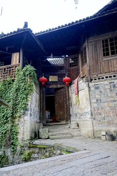 龍?zhí)豆沛?zhèn)