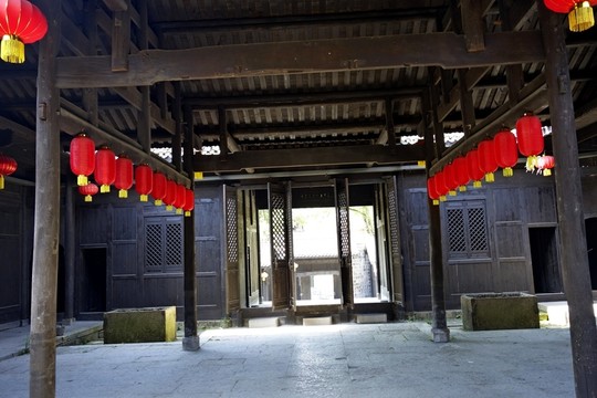 龍?zhí)豆沛?zhèn)