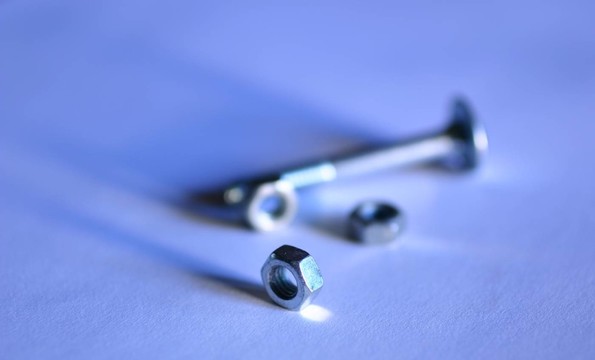 螺絲松動
