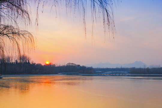 黃昏湖景
