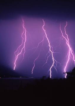 閃電