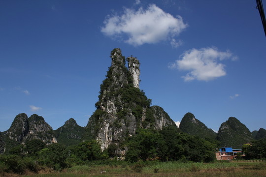 奇峰鎮(zhèn)風(fēng)光