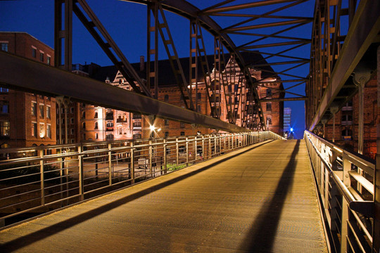 橋的Speicherstadt