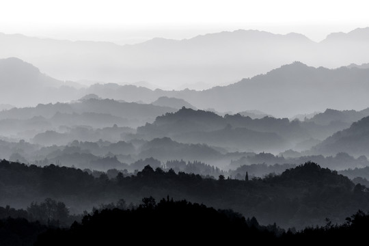 水墨群山