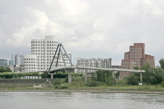 在杜塞爾多夫medeinhafen