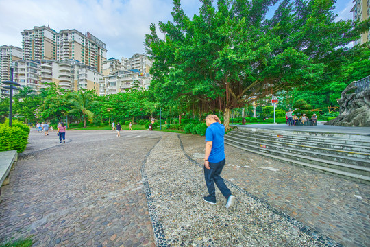 惠州南門公園里的市民