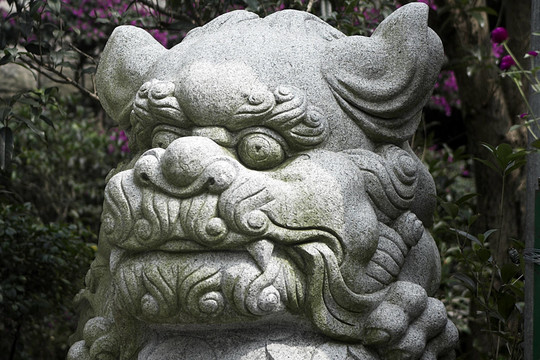 龍石