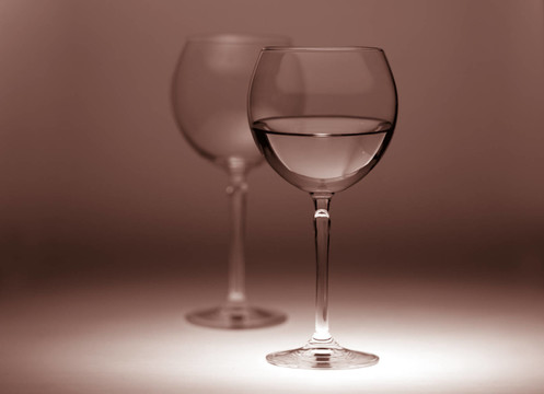 玻璃酒杯