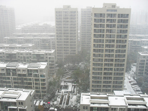 風雪中的小區(qū)建筑