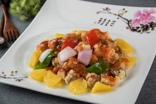 菠蘿咕咾肉