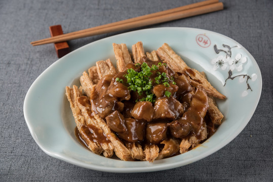 腐竹燉五花肉