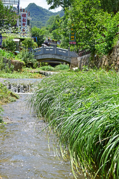 小橋流水風(fēng)景圖