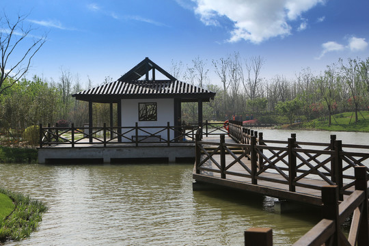 曲橋水榭