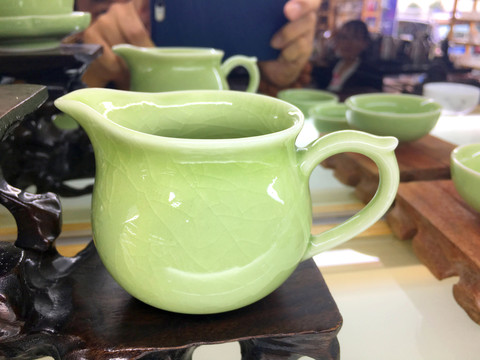 瓷茶杯