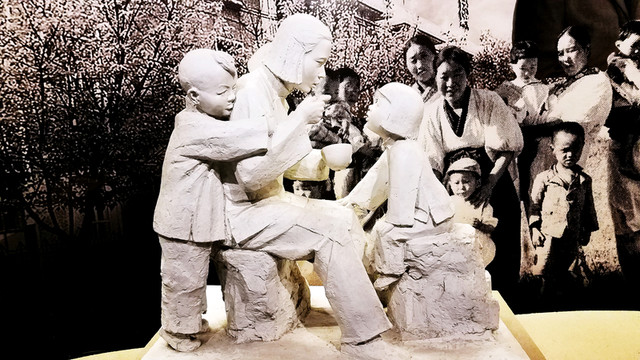 中國(guó)母親養(yǎng)育日本孤兒