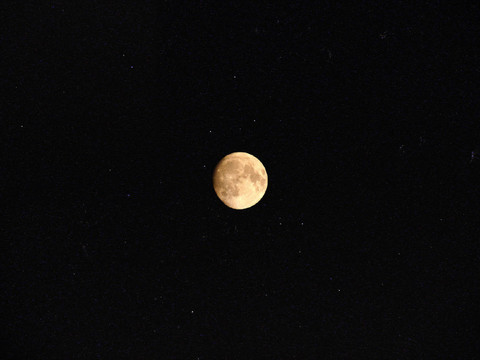 繁星滿(mǎn)天的滿(mǎn)月