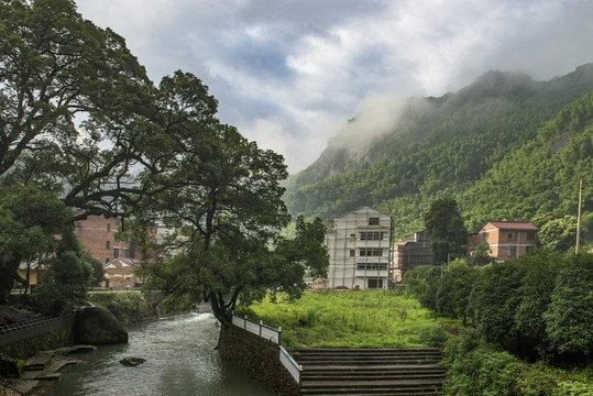 村口風(fēng)光