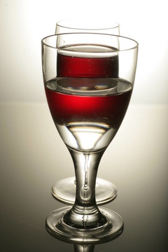 玻璃酒杯
