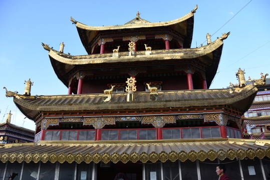 色達(dá)佛學(xué)院