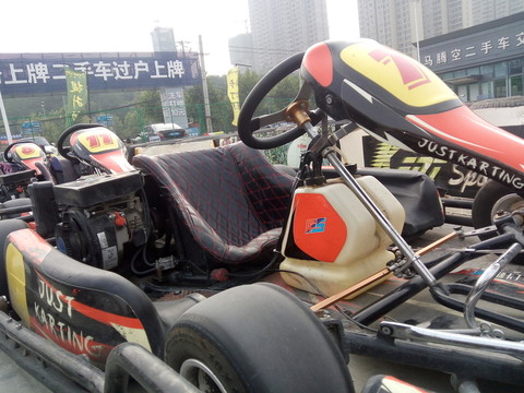 卡丁車
