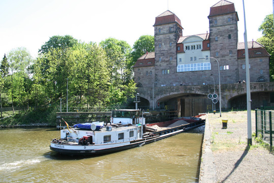 船移動(dòng)到schachtschleuse MI