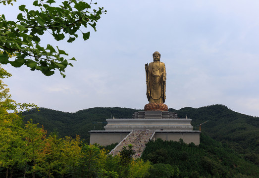 堯山大佛