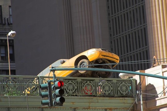 出租車誤入歧途…