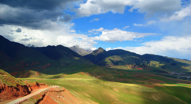 卓爾山