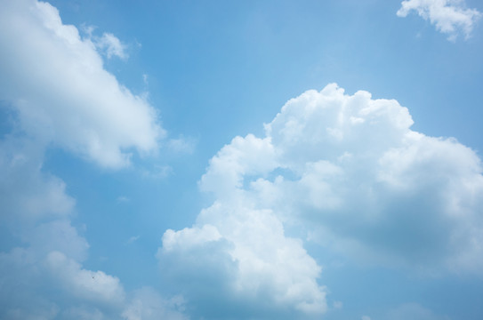 天空白云