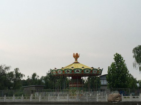 旋轉(zhuǎn)木馬